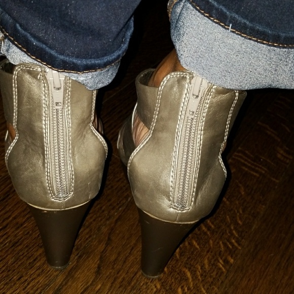 Shoes - Picture 3 of 3